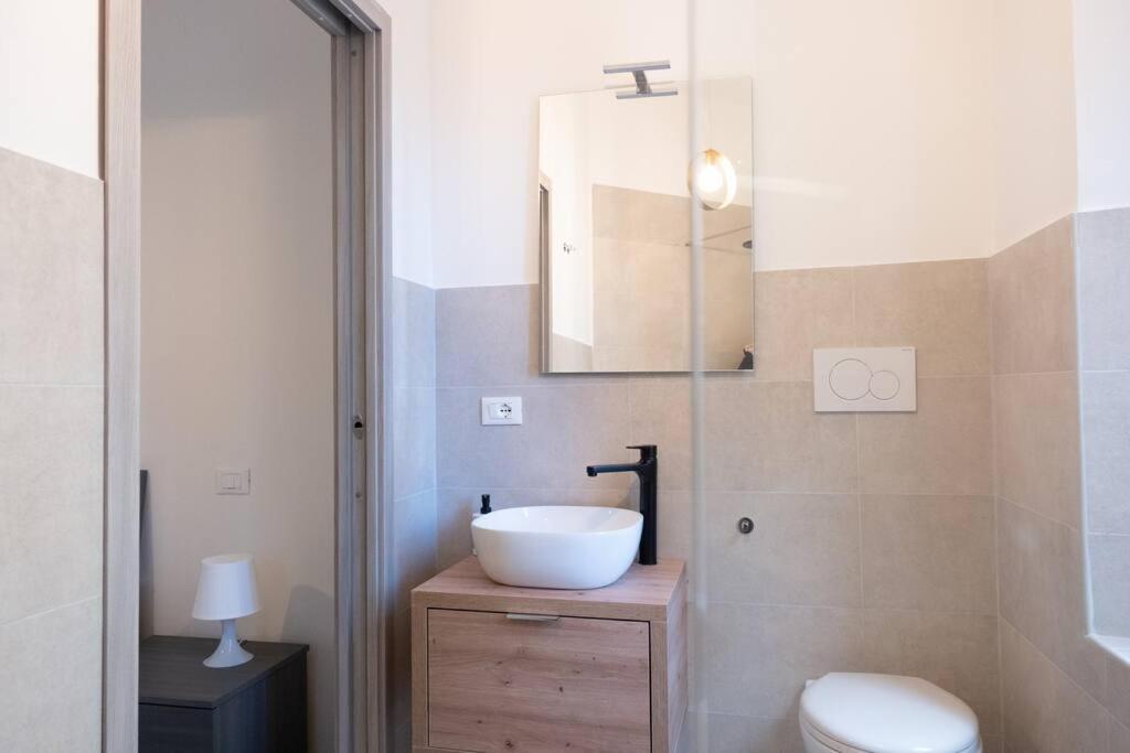 Private Room: The Port Apartment Scirocco Livorno Ngoại thất bức ảnh